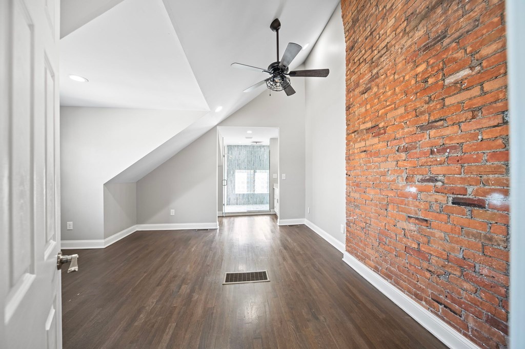 74 1/2 N Ohio Avenue 3 Beds House for Rent - Photo Gallery 46