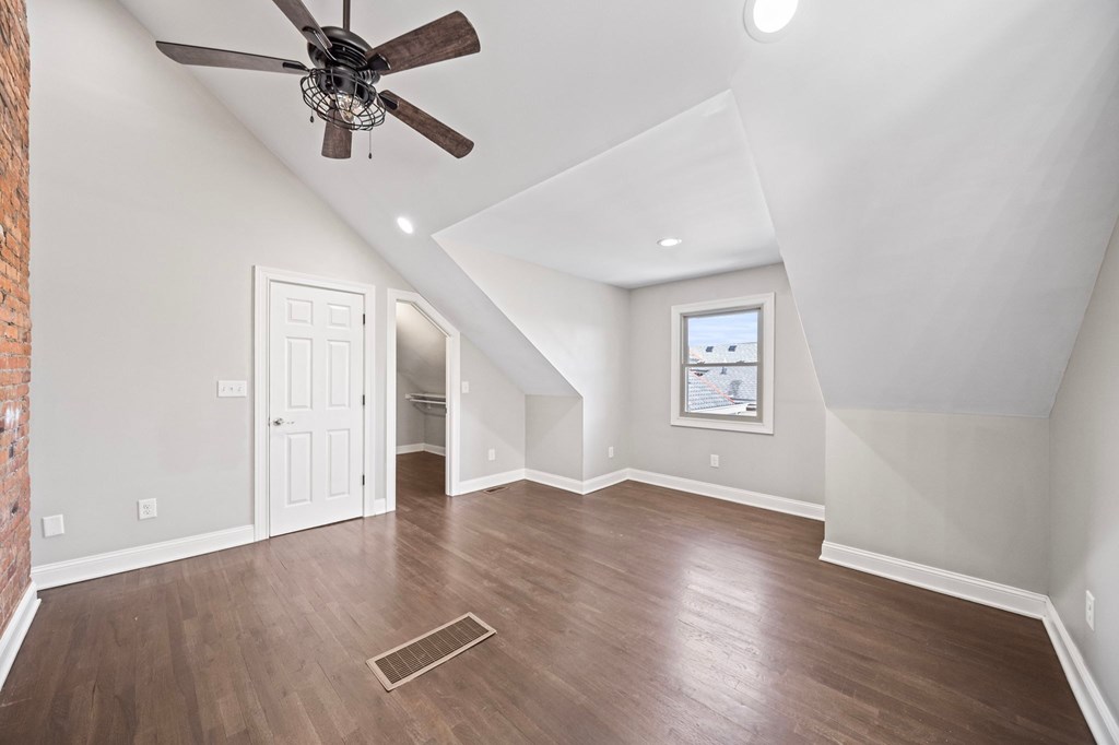 74 1/2 N Ohio Avenue 3 Beds House for Rent - Photo Gallery 30