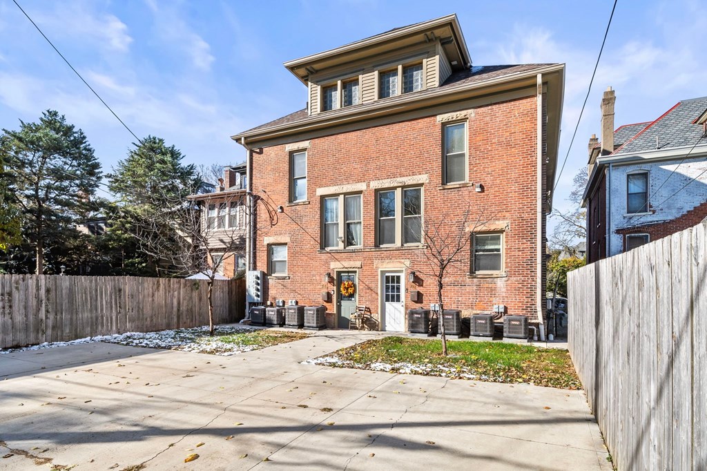 74 1/2 N Ohio Avenue 3 Beds House for Rent - Photo Gallery 62