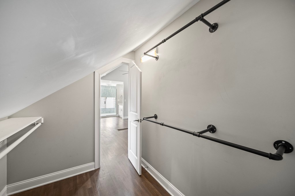 74 1/2 N Ohio Avenue 3 Beds House for Rent - Photo Gallery 13