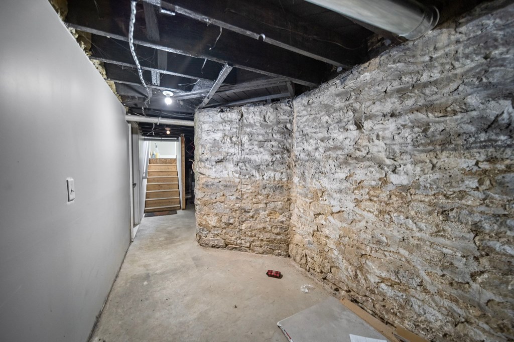 74 1/2 N Ohio Avenue 3 Beds House for Rent - Photo Gallery 52