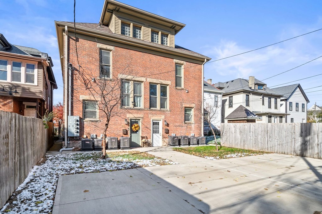 74 1/2 N Ohio Avenue 3 Beds House for Rent - Photo Gallery 55