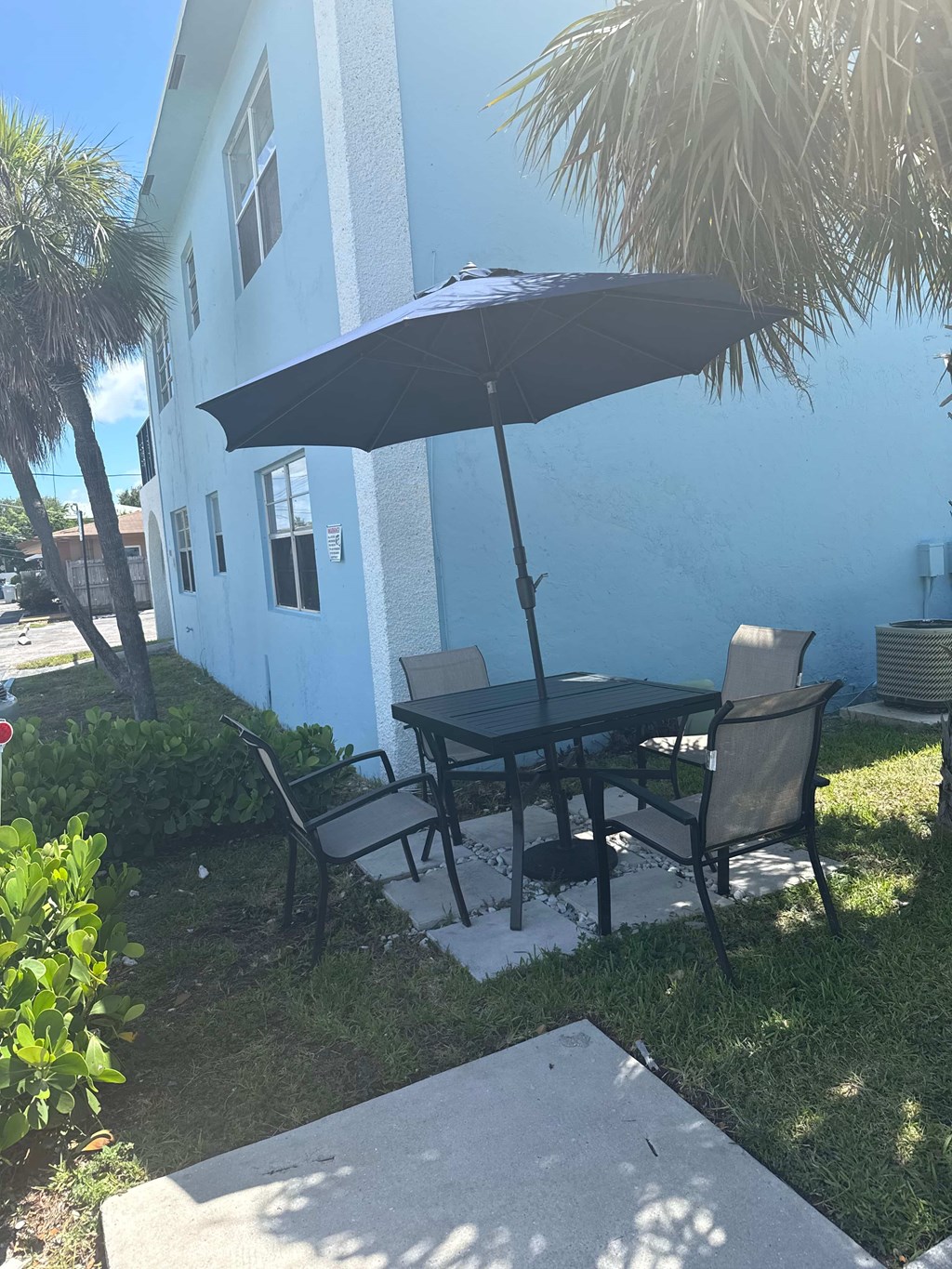 241-301 SE 10th Avenue Studio-2 Beds Apartment for Rent - Photo Gallery 1