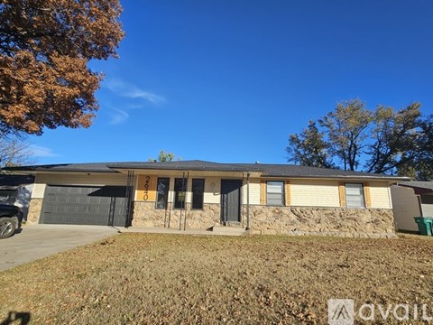 2640 N Gentry Ave 4 Beds Apartment for Rent