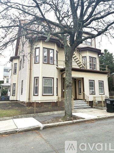 27 Howe St Studio Apartment for Rent