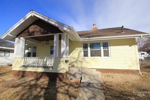 328 7Th Ave N 3 Beds Apartment for Rent