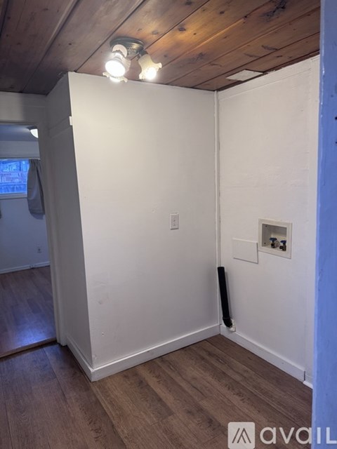 711 E Princeton Ave 2 Beds Apartment for Rent