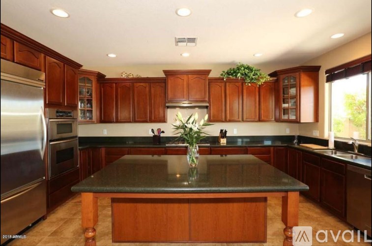 11197 North 89th Street 5 Beds Single Family Home for Rent - Photo Gallery 2