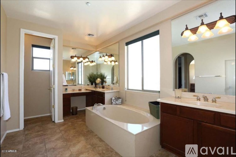 11197 North 89th Street 5 Beds Single Family Home for Rent - Photo Gallery 3