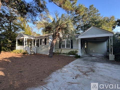 661 Adluh St 2 Beds Apartment for Rent