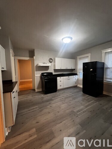 55 Vernon St 3 Beds Apartment for Rent - Photo Gallery 1