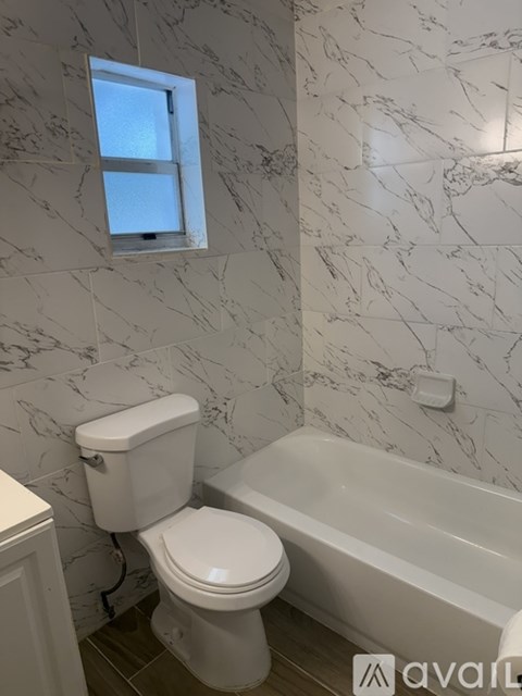 2930 NW 8Th St 2 Beds Apartment for Rent