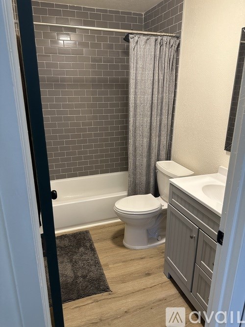 1802 West House Street, Unit A 2 Beds Single Family Home for Rent - Photo Gallery 14