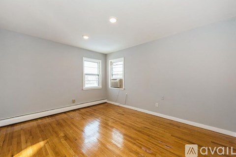 25 Genesee St 3 Beds Apartment for Rent