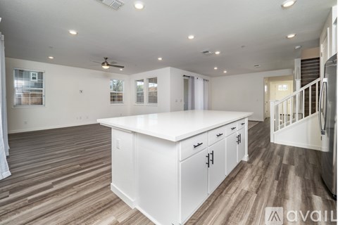 9037 Summit Ln 3 Beds Apartment for Rent