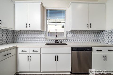 9037 Summit Ln 3 Beds Single Family Home for Rent - Photo Gallery 12