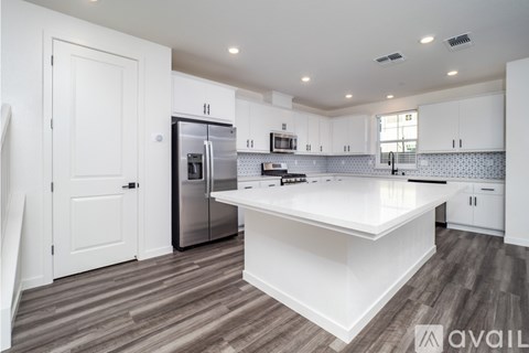 9037 Summit Ln 3 Beds Single Family Home for Rent - Photo Gallery 9