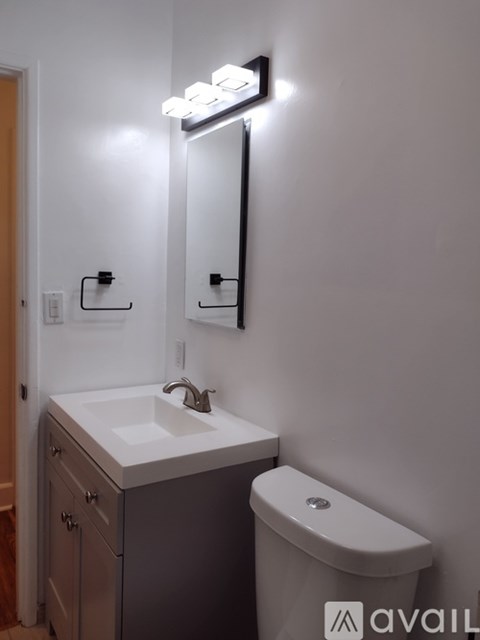 4121 W 183 Rd St 3 Beds Single Family Home for Rent - Photo Gallery 22