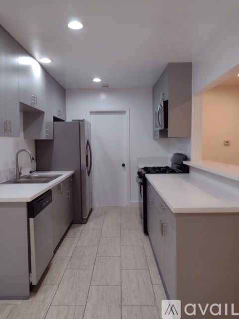 4121 W 183 Rd St 3 Beds Single Family Home for Rent - Photo Gallery 7