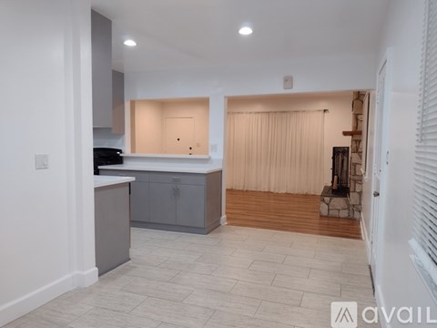 4121 W 183 Rd St 3 Beds Single Family Home for Rent - Photo Gallery 8