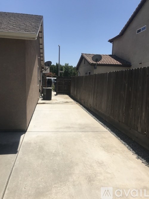 4734 W Reese Ave 3 Beds Single Family Home for Rent - Photo Gallery 4