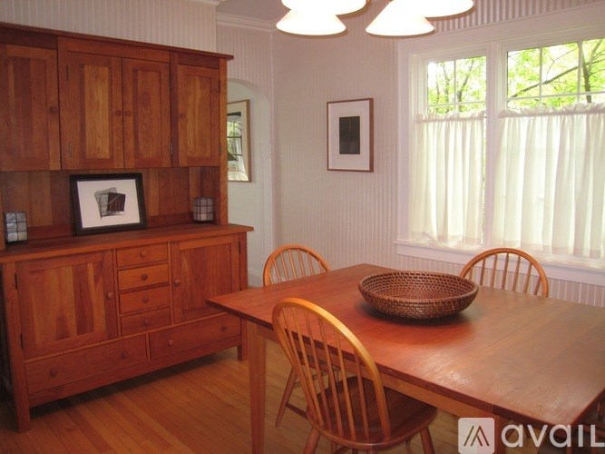 133 Glenwood Avenue 3 Beds Single Family Home for Rent - Photo Gallery 3