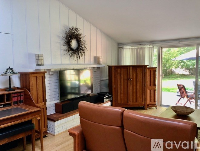 133 Glenwood Avenue 3 Beds Single Family Home for Rent - Photo Gallery 5