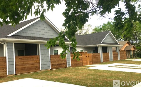 709 West Woodard Street 3 Beds Apartment for Rent