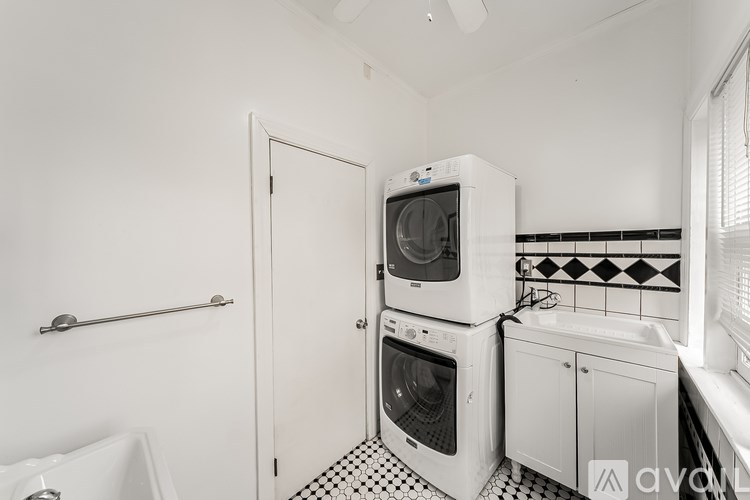 1453 West 101st Street 3 Beds Single Family Home for Rent - Photo Gallery 11