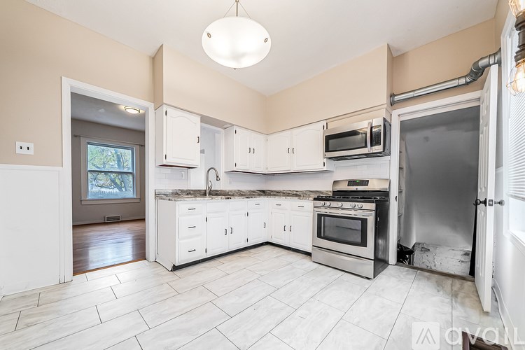 1453 West 101st Street 3 Beds Single Family Home for Rent - Photo Gallery 14