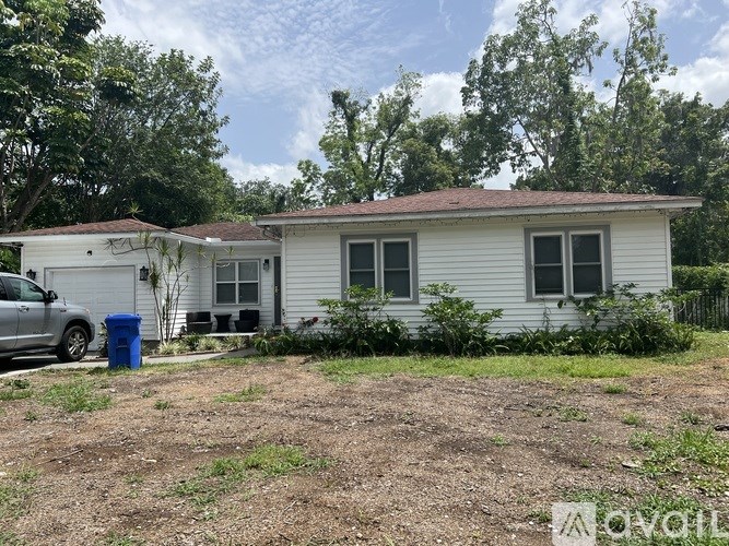 1702 2nd Ave E 2 Beds Single Family Home for Rent - Photo Gallery 2