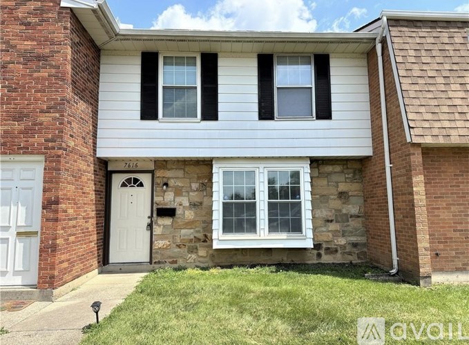 7616 Mount Hood 3 Beds Townhouse for Rent - Photo Gallery 1