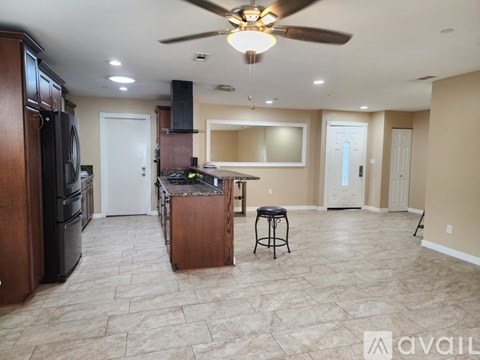 504 Carlsbad St 3 Beds Single Family Home for Rent - Photo Gallery 3