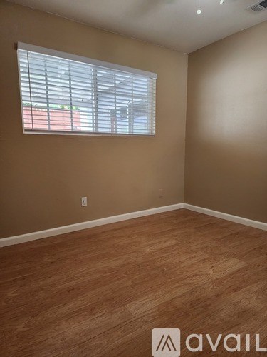 504 Carlsbad St 3 Beds Single Family Home for Rent - Photo Gallery 4