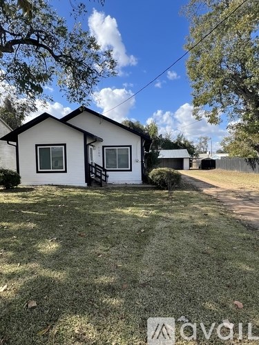 1105 N Rusk St 3 Beds Apartment for Rent