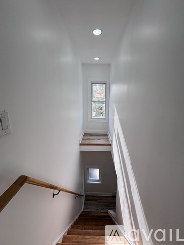 48 N York St 7 Beds Apartment for Rent - Photo Gallery 5