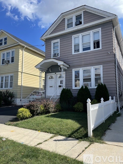 756 South Broad Street 2 Beds Apartment for Rent - Photo Gallery 1