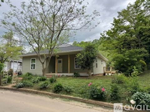 123 Edwards Avenue 3 Beds Apartment for Rent