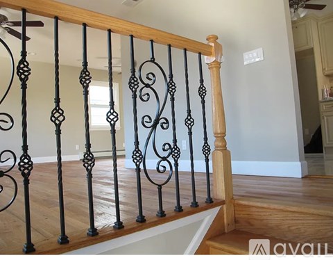 63 Oxford Place 2 Beds Single Family Home for Rent - Photo Gallery 11