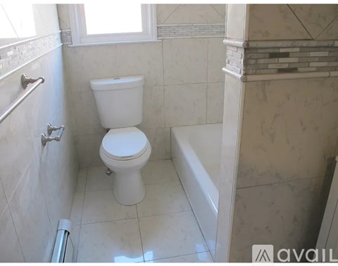 63 Oxford Place 2 Beds Single Family Home for Rent - Photo Gallery 6