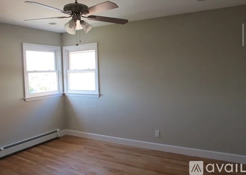 63 Oxford Place 2 Beds Single Family Home for Rent - Photo Gallery 7