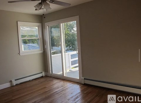 63 Oxford Place 2 Beds Single Family Home for Rent - Photo Gallery 8