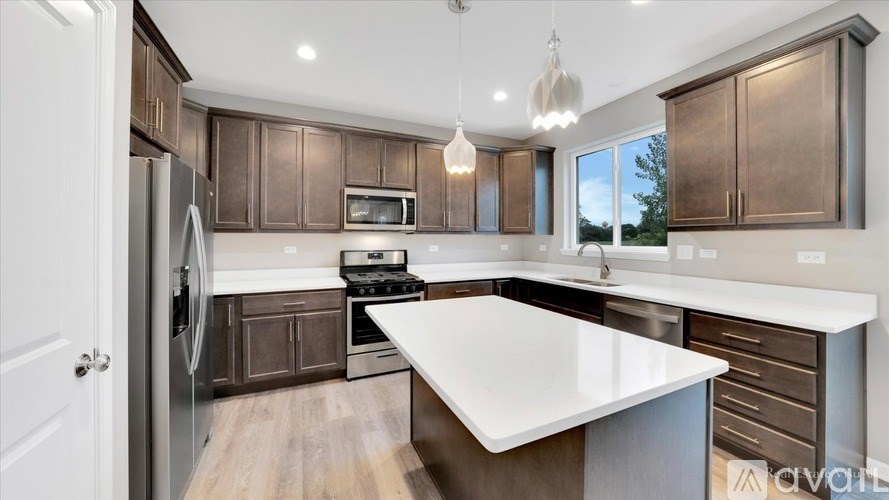 11632 Amberwood Dr 4 Beds Single Family Home for Rent - Photo Gallery 3