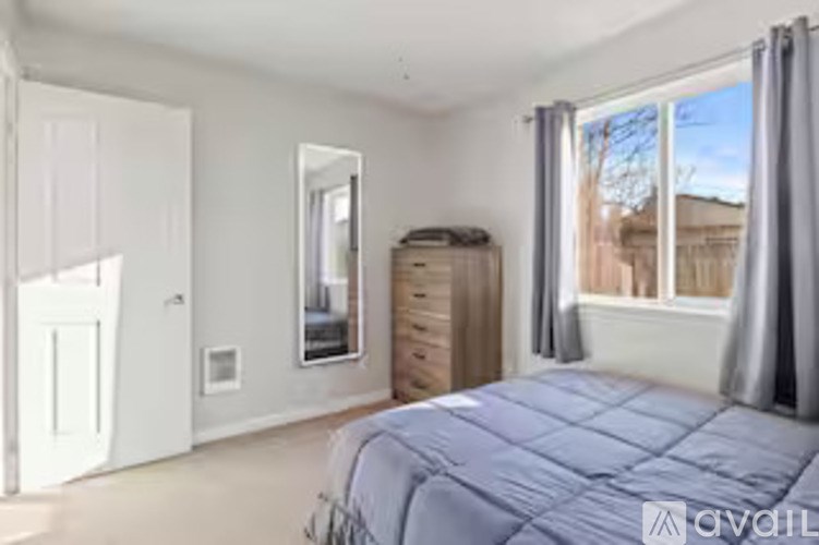 763 18th St NE 2 Beds Single Family Home for Rent - Photo Gallery 4