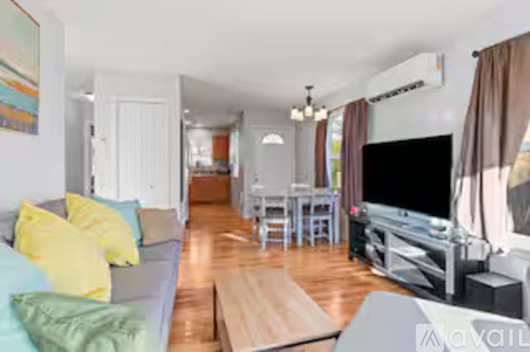 763 18th St NE 2 Beds Single Family Home for Rent - Photo Gallery 9