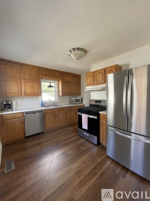 2524 Oakwood Avenue 3 Beds Single Family Home for Rent - Photo Gallery 11