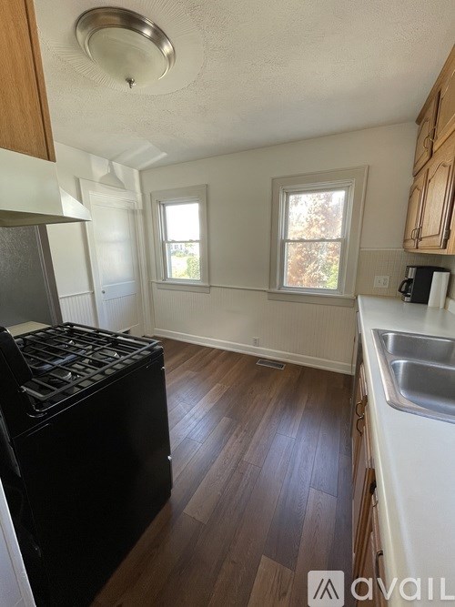 2524 Oakwood Avenue 3 Beds Single Family Home for Rent - Photo Gallery 4