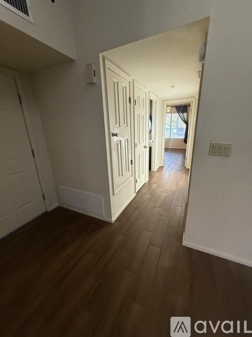 200 East Belcourte Place 2 Beds Single Family Home for Rent - Photo Gallery 7