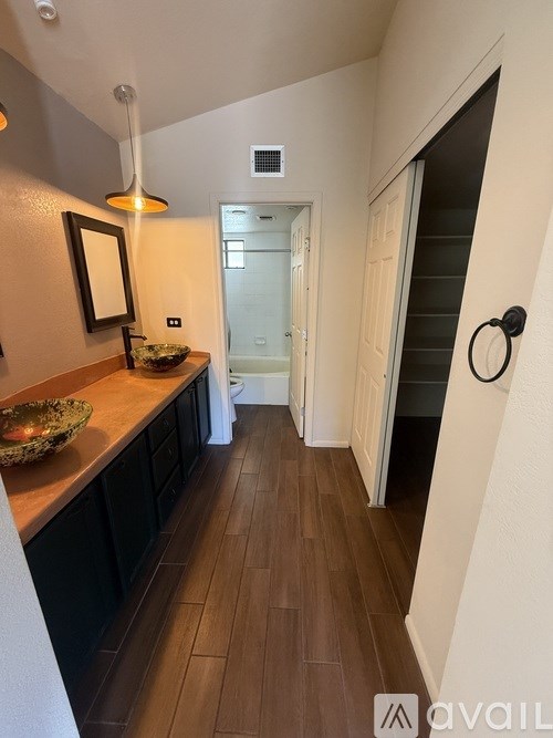 200 East Belcourte Place 2 Beds Single Family Home for Rent - Photo Gallery 8