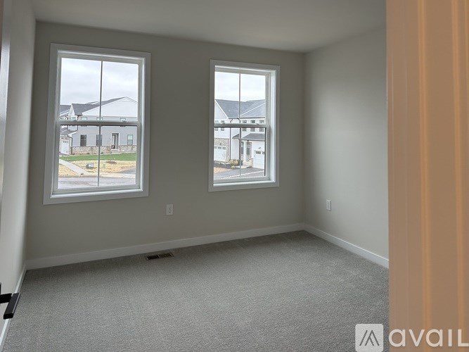 182 Mahogany Lane 3 Beds Townhouse for Rent - Photo Gallery 20